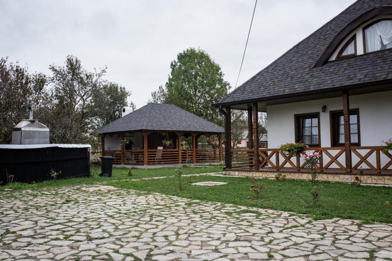 Casa Strabunicului Partestii de Sus (Suceava) Exterior foto