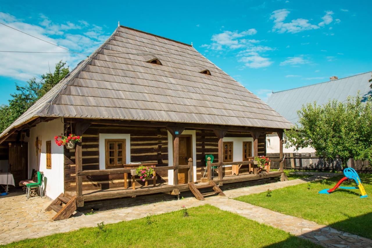 Casa Strabunicului Partestii de Sus (Suceava) Exterior foto